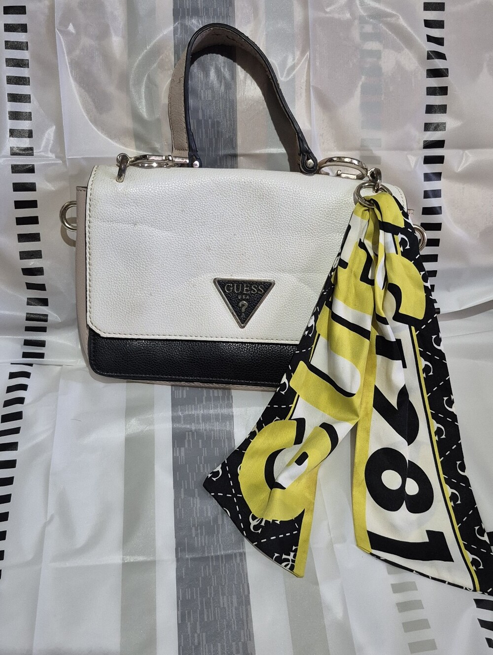 Y2K GUESS White and Black Top-Handle Satchel with Yellow Accent Scarf